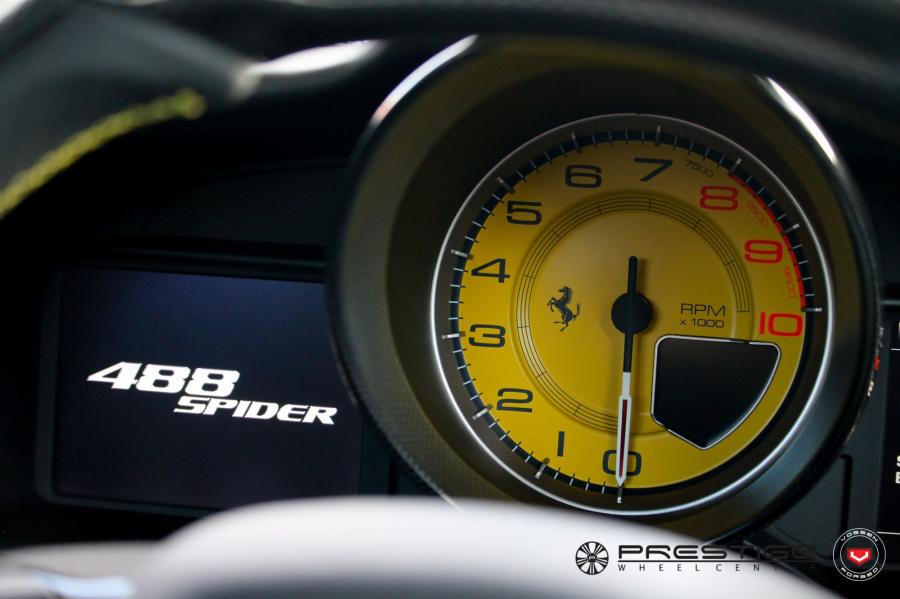 Панель приборов Ferrari 488 Spider on Vossen Wheels (VPS-314) 2016 года  (фото 16 из 25)